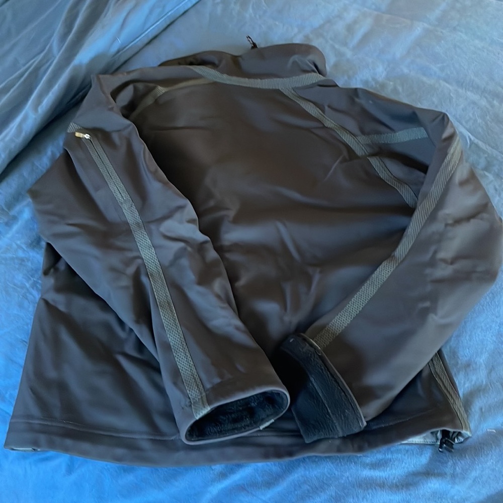 Mountain Hardware Jacket - image 6